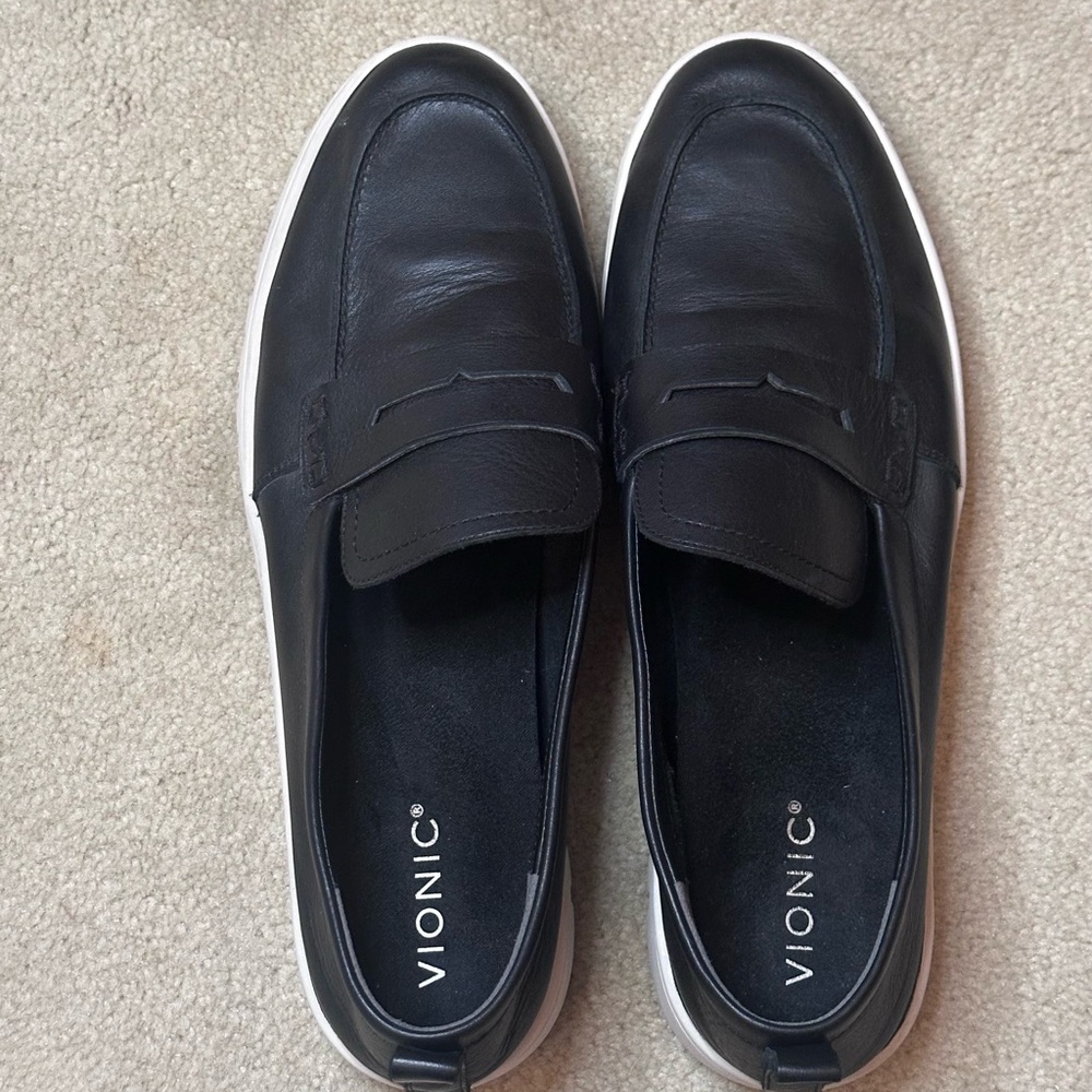 Price Reduced!  Vionic Men's Black Leather Uptown Penny Loafer Size 13